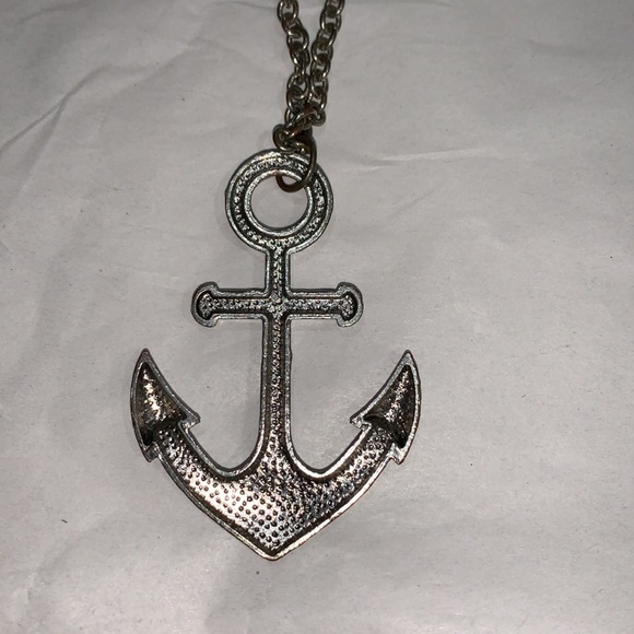 Crystal anchor necklace - Picture 3 of 3